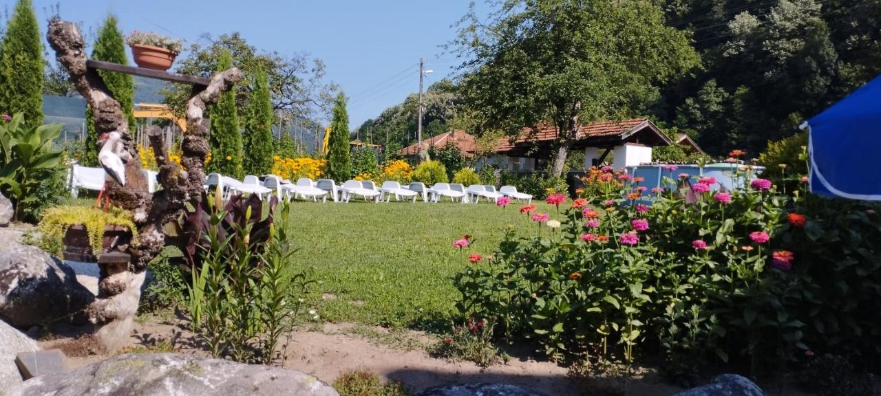 Къща За Гости Джонсън Ribarica Exterior foto